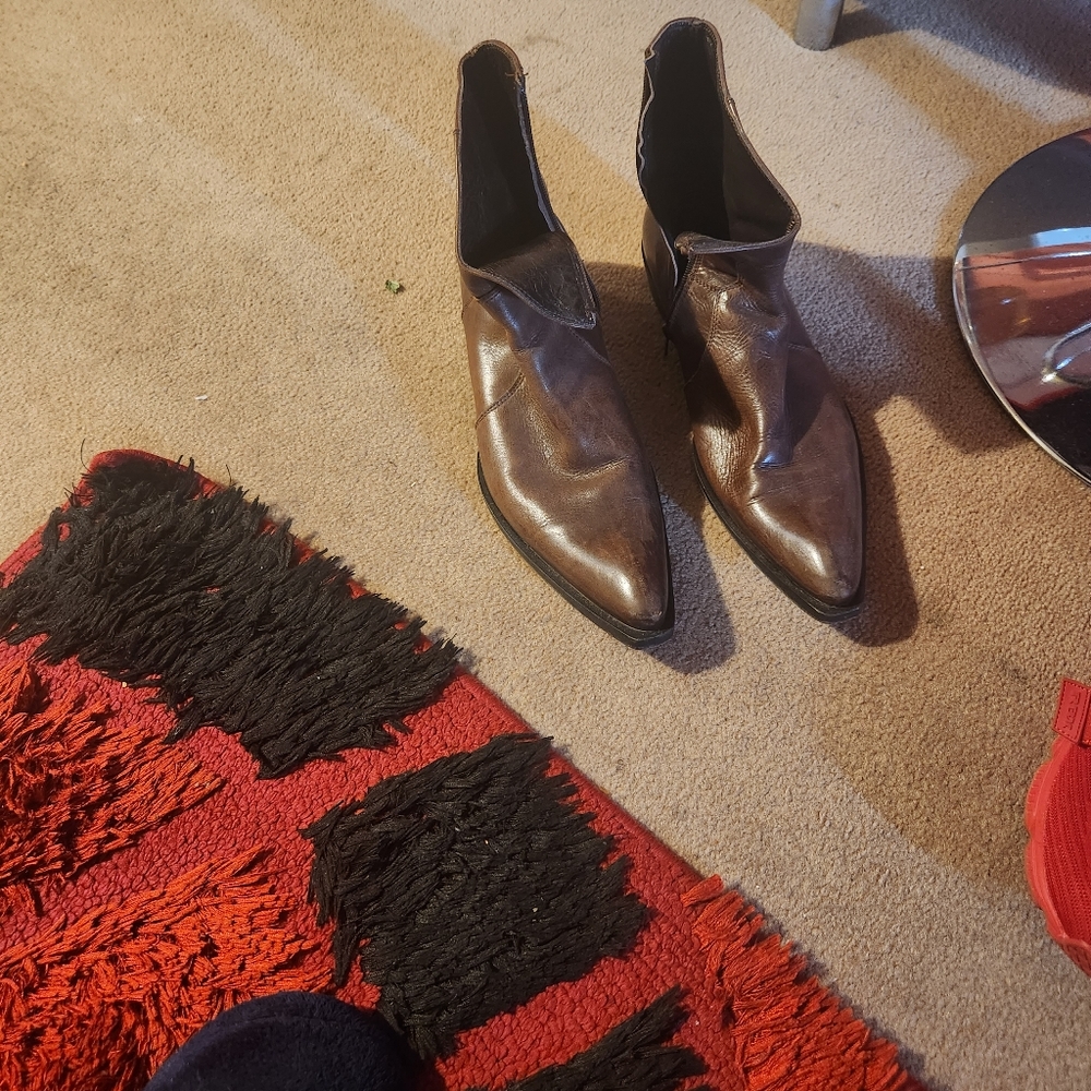 Shoe